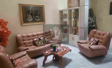 DIJUAL RUMAH MURAH HITUNG TANAH ADA KOLAM RENANG DI CONDET