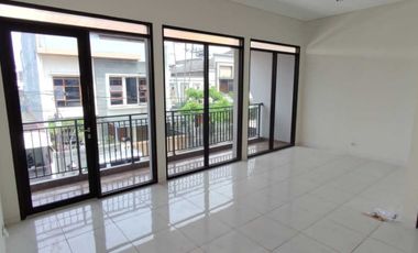 Rumah baru cantik di sayap moh toha kota bandung