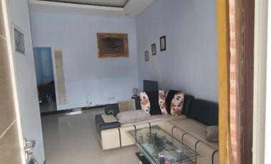 Rumah Modern 2lt Hook di Mojopurno