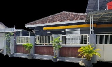 Rumah Modern 2lt Hook di Mojopurno