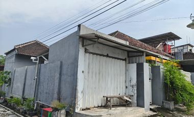 Rumah Modern 2lt Hook di Mojopurno