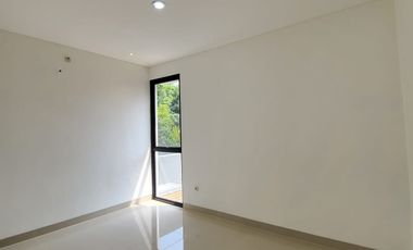 Rumah Baru dg Swimming Pool di Jl Mertilang Bintaro sektor 9-11479