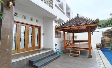 Rumah Mewah Luas Asri Ada Kolam Renang Furnished Siap Huni
