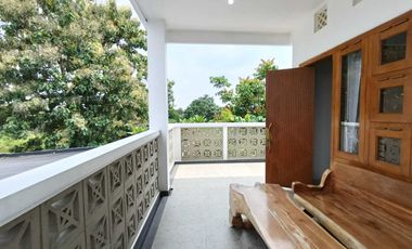 Rumah Mewah Luas Asri Ada Kolam Renang Furnished Siap Huni