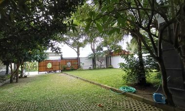 Rumah Mewah Luas Asri Ada Kolam Renang Furnished Siap Huni