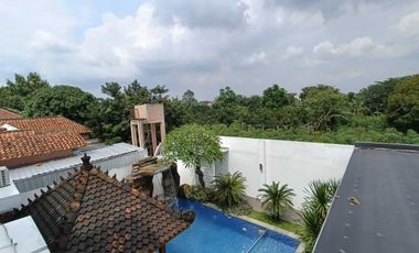 Rumah Mewah Luas Asri Ada Kolam Renang Furnished Siap Huni