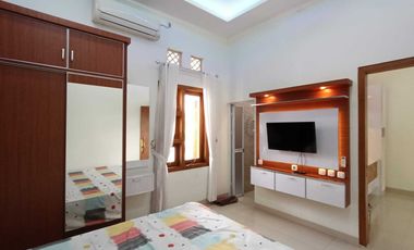 Rumah Mewah Luas Asri Ada Kolam Renang Furnished Siap Huni