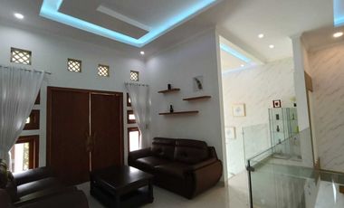Rumah Mewah Luas Asri Ada Kolam Renang Furnished Siap Huni