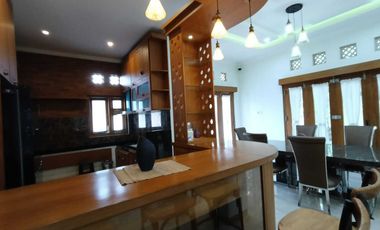 Rumah Mewah Luas Asri Ada Kolam Renang Furnished Siap Huni