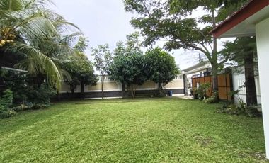 Rumah Mewah Luas Asri Ada Kolam Renang Furnished Siap Huni