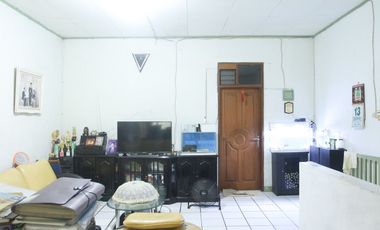Rumah SHM 9 Mnt ke RSIA Metro Hospital Kebon Jeruk Hadap Timur J-24700