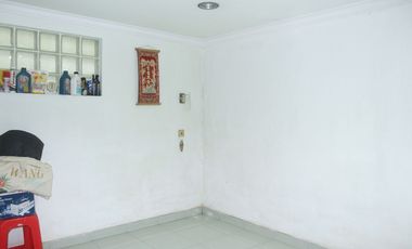 Rumah SHM 9 Mnt ke RSIA Metro Hospital Kebon Jeruk Hadap Timur J-24700