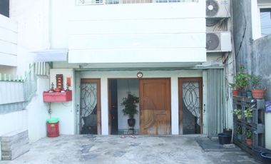 Rumah SHM 9 Mnt ke RSIA Metro Hospital Kebon Jeruk Hadap Timur J-24700