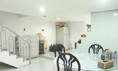 Rumah SHM 9 Mnt ke RSIA Metro Hospital Kebon Jeruk Hadap Timur J-24700