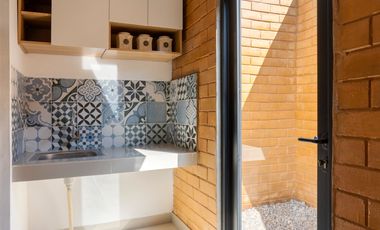 Hunian Asri Bergaya Villa di Reka Village- Dekat Surabaya & suramadu