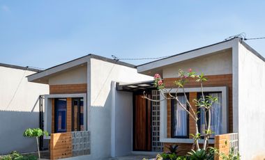 Hunian Asri Bergaya Villa di Reka Village- Dekat Surabaya & suramadu