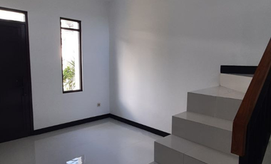 Rumah 2 lantai dengan lingkungan asri dkt Lembang