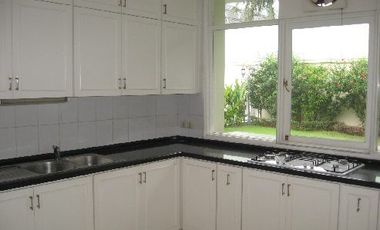 Sewa Rumah Townhouse Pondok Intan Residence 5A Furnished Swimming Pool