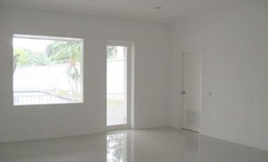 Kemang Timur V 25R – Furnished House with Swimming Pool at Lembonghouse Compound