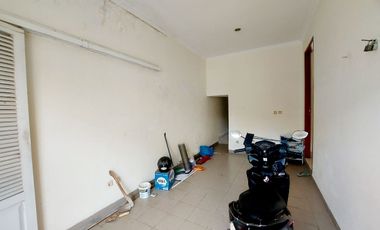 Rumah Mewah Dekat Jalan Raya Laweyan, Surakarta