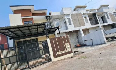 Di jual rumah murah 2 lantai lokasi strategis di Sukodono Sidoarjo