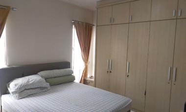 Sewa rumah karawaci luas cluster elit furnish lengkap