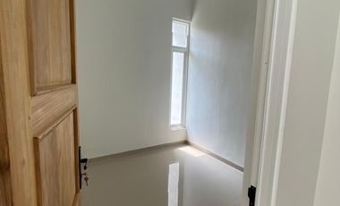 RUMAH BARU STRATEGIS DI DAERAH REJOWINANGUN KOTAGEDE KOTA YOGYA