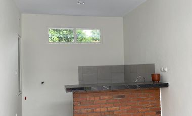 RUMAH BARU STRATEGIS DI DAERAH REJOWINANGUN KOTAGEDE KOTA YOGYA