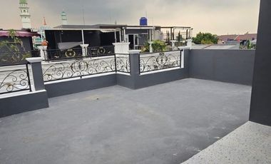 Rumah Exclusive Bergaya American Classic Dalam Komplek Di Tanah Baru,