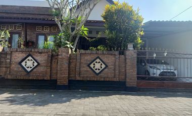 Rumah Asri Model Etnik Dekat Sekolah Budi Mulia