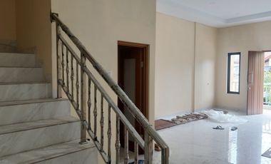 Rumah SHM 4 Lantai Siap Huni di Komplek Taman Harapan Indah Jelambar
