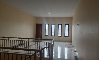 Rumah SHM 4 Lantai Siap Huni di Komplek Taman Harapan Indah Jelambar