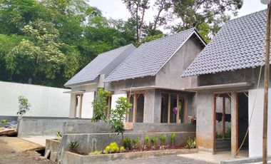Rumah mewah harga murah watusari gunungpati