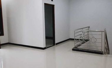 Rumah di jual Gentan purbayan waru baki