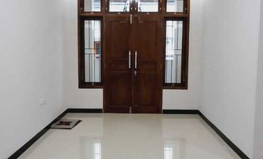 Rumah di jual Gentan purbayan waru baki