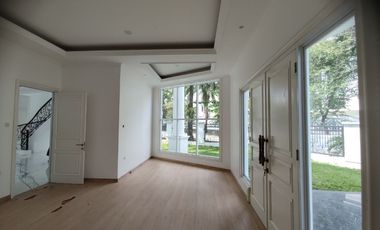 Dijual Rumah Modern Classic Semi Furnish di Bogor