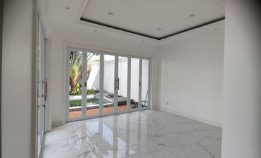 Dijual Rumah Modern Classic Semi Furnish di Bogor