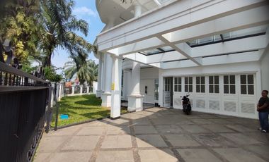 Dijual Rumah Modern Classic Semi Furnish di Bogor