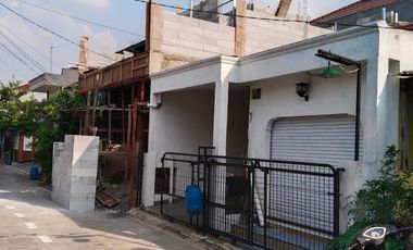 Rumah Jual Nego di Bekasi Dekat RS Mustika Medika Dibantu KPR J-28031