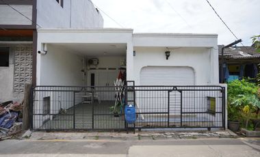 Rumah Jual Nego di Bekasi Dekat RS Mustika Medika Dibantu KPR J-28031