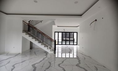 Dijual Rumah Cantik ada Kolam Renang di Perum Pakuan Bohor