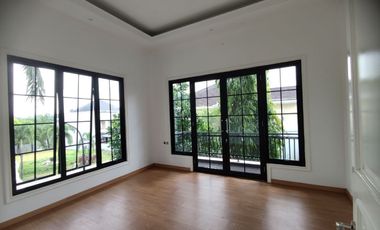 Dijual Rumah Cantik ada Kolam Renang di Perum Pakuan Bohor