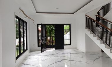 Dijual Rumah Cantik ada Kolam Renang di Perum Pakuan Bohor