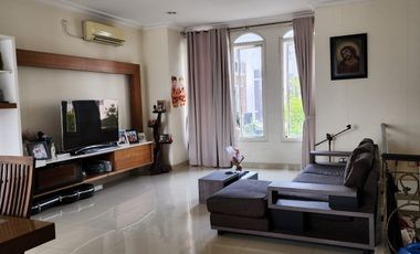 Rumah The Villas Diatas Mall Of Indonesia