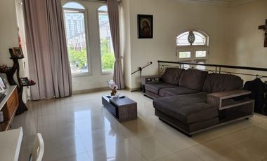 Rumah The Villas Diatas Mall Of Indonesia