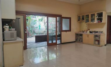 Dijual Rumah Besar Harga Terjangkau di Boulevard Pondok Jati