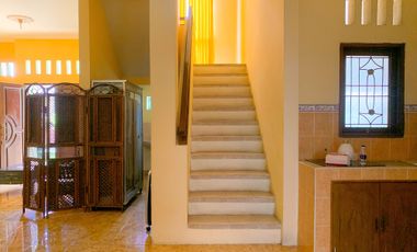 Rumah mewah dekat jalan adisucipto Mataram