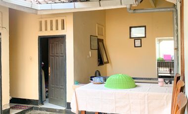 Rumah mewah dekat jalan adisucipto Mataram