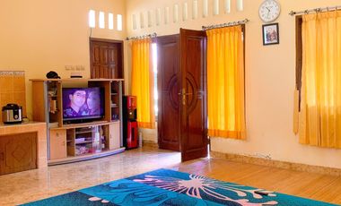 Rumah mewah dekat jalan adisucipto Mataram