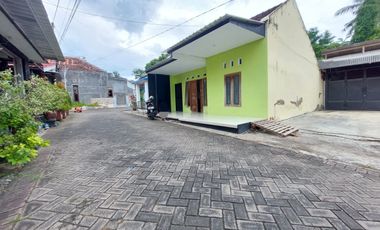 Dijuql Rumah Siap Uuni Dekat Stasiun Kereta Api Banyuwangi Kota